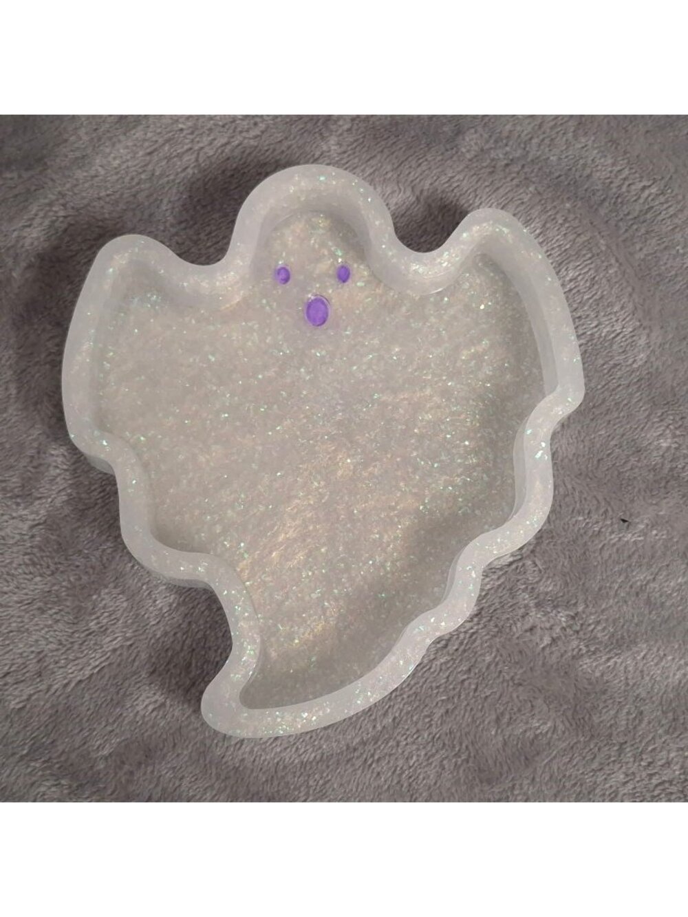 Handmade Ghost-Shaped Resin Trinket Dish Decorative & Functional Home Accessory